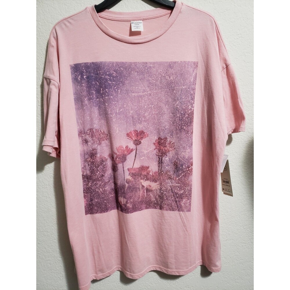 Women T Shirt No Boundaties Size M